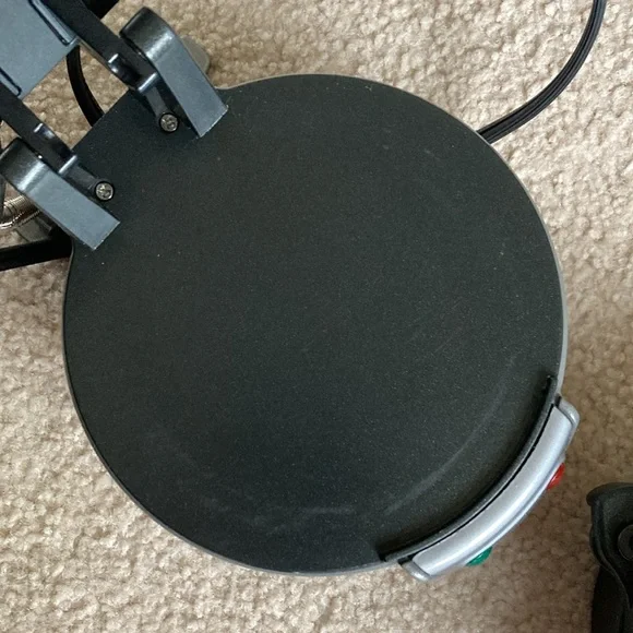 Hamilton Beach Breakfast Sandwich Maker - Picture 5 of 10